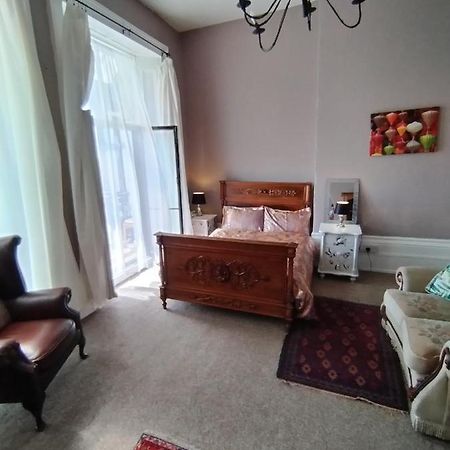 דירות דובר Sea View Studio Flat With Balcony, Parking מראה חיצוני תמונה