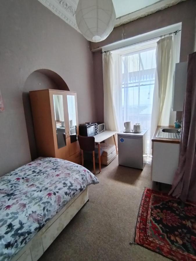 דירות דובר Sea View Studio Flat With Balcony, Parking מראה חיצוני תמונה