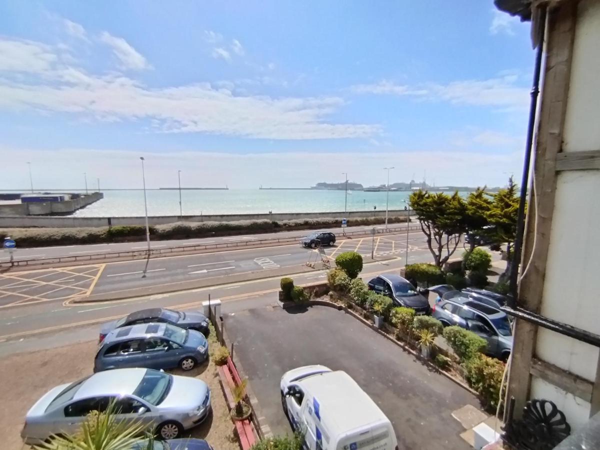 דירות דובר Sea View Studio Flat With Balcony, Parking מראה חיצוני תמונה