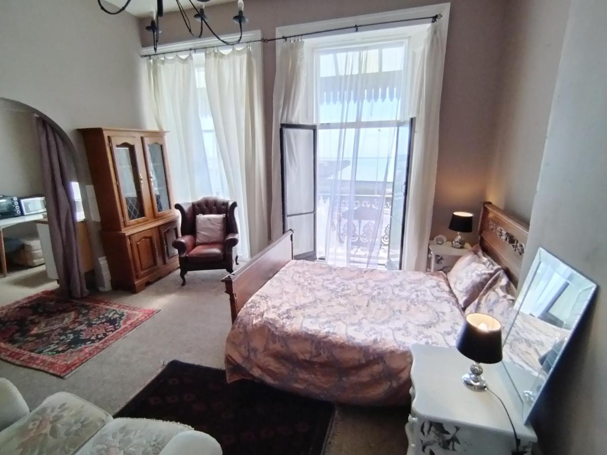 דירות דובר Sea View Studio Flat With Balcony, Parking מראה חיצוני תמונה
