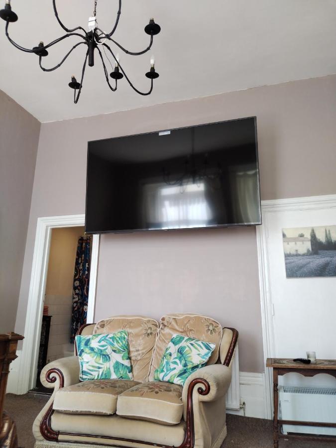 דירות דובר Sea View Studio Flat With Balcony, Parking מראה חיצוני תמונה
